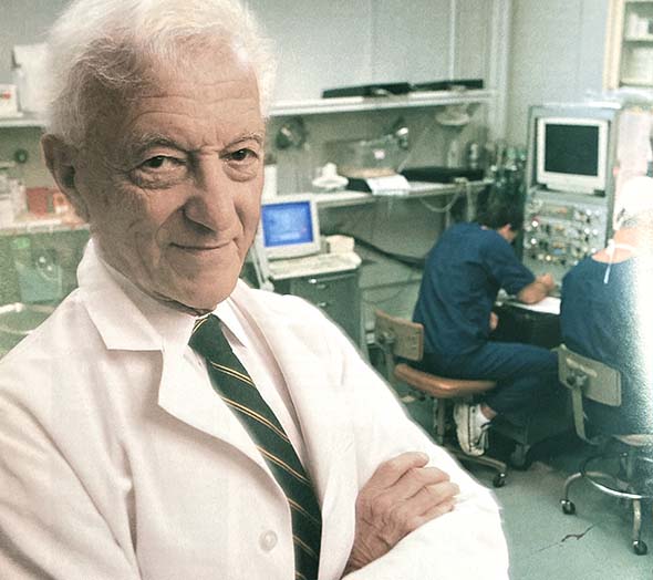 Peter Safar in the Safar Center for Resuscitation Research, 1999. (Photo by Matt Bulvony)