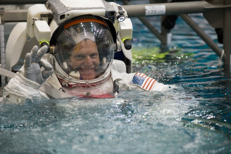 Sanders at NASA's Neutral Buoyancy Laboratory